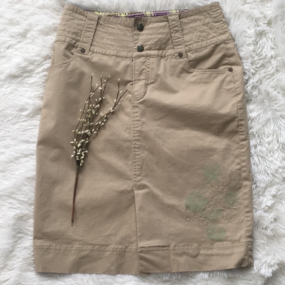 BURTON CASUAL SKIRT KHAKI SIZE 6